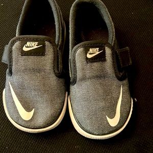 Nike toddler shoes slip-on with Velcro size 6c
